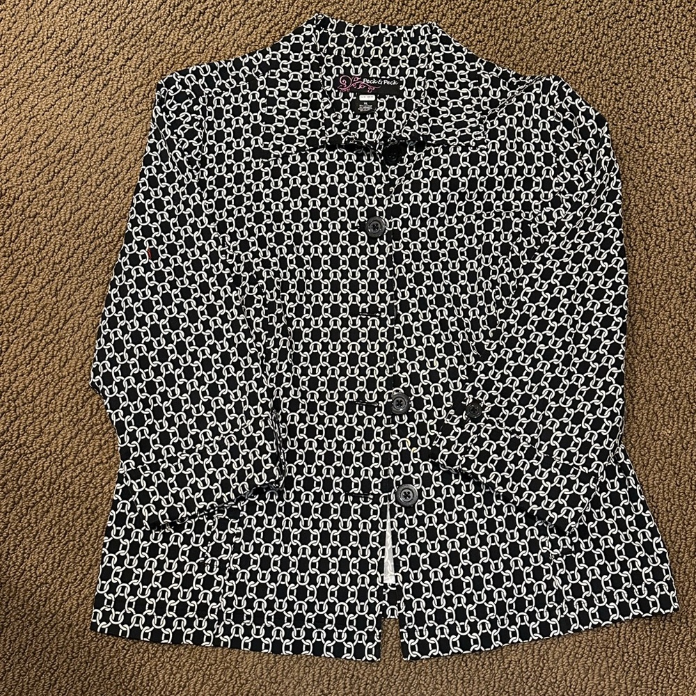 Lightweight black and white jacket blazer